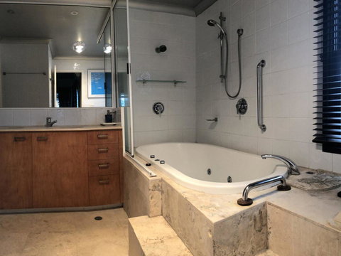 Tugtullum - Darwin Holiday 8