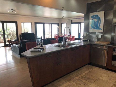 Tugtullum - Darwin Holiday 6