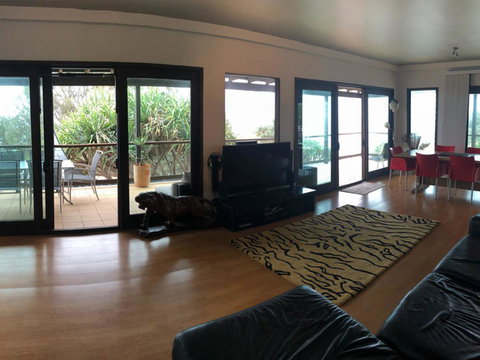 Tugtullum - Darwin Holiday 2