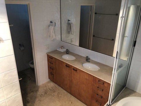 Tugtullum - Darwin Holiday 4