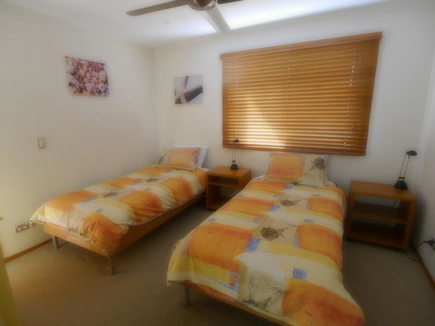 Shell Seeker - Darwin Holiday 12