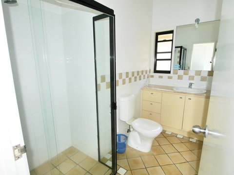 Cylinder Cove 8 - Darwin Holiday 7