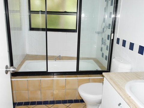 Cylinder Cove 8 - Darwin Holiday 8