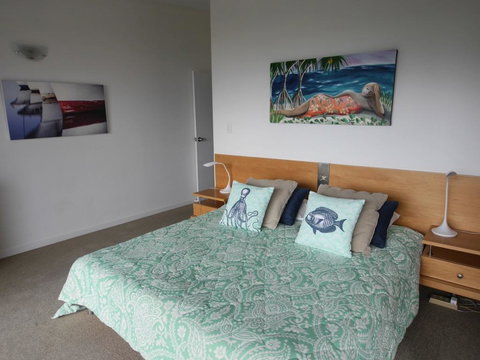 Cylinder Cove 8 - Darwin Holiday 1