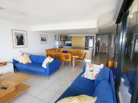 Cylinder Cove 8 - Darwin Holiday 6