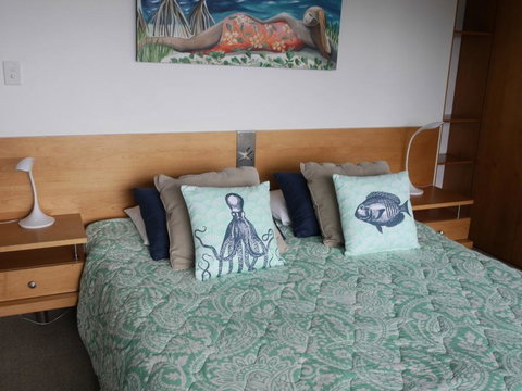 Cylinder Cove 8 - Darwin Holiday 2