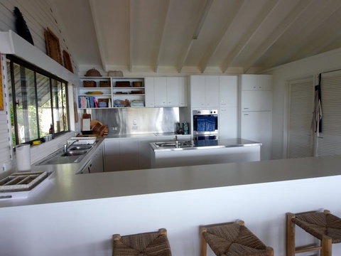 Annie's White House - Darwin Holiday 13