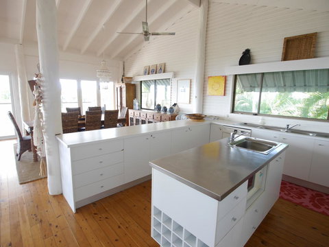 Annie's White House - Darwin Holiday 10