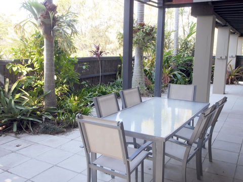 A AAA C-SHACK - Darwin Holiday 3