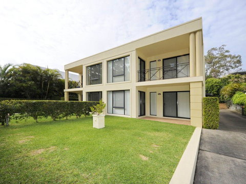 'Bagnall Views' 2/161 Government Rd - Stylish & Modern Duplex Across The Road To The Waters Edge - Darwin Holiday 0