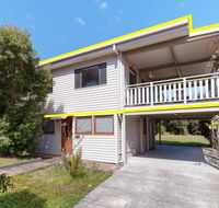 'Beach Break 1' 1/10 Lionel Street - upstairs unit with Aircon - Darwin Holiday