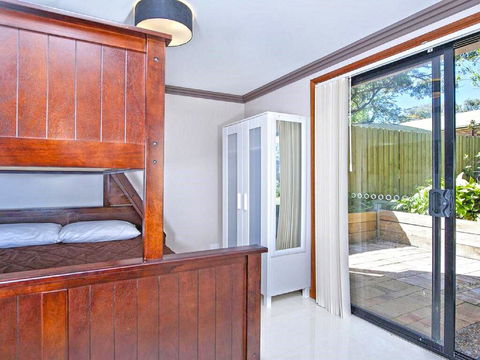 'Beach Break 2', 2/10 Lionel St - Downstairs Unit With Aircon - Darwin Holiday 1