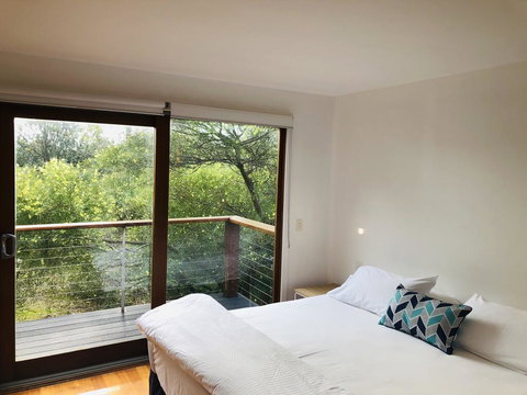 'Carinya' Coastal Cottage - Darwin Holiday 0