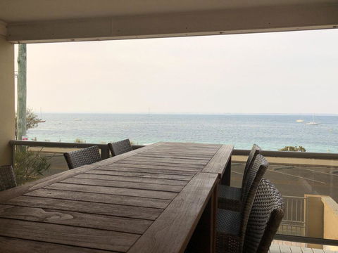 'Mooring Two Upstairs', 23 Shoal Bay Rd - Stunning Views, WIFI, Air Conditioning And Boat Parking - Darwin Holiday 1