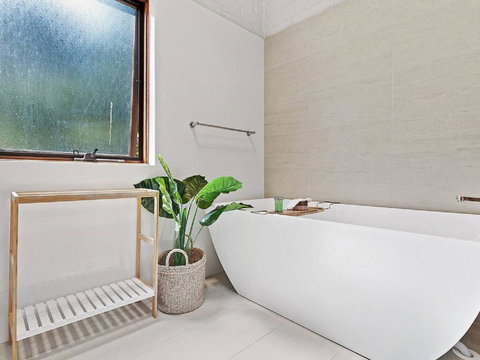 'Nunkeri', 5 Kerrie Close - Stunning House With Fabulous Views, Linen, WIFI & Air Conditioning - Darwin Holiday 2