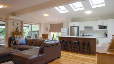 'RIVERSIDE RETREAT' 544 Ocean Drive, North Haven - Darwin Holiday 3