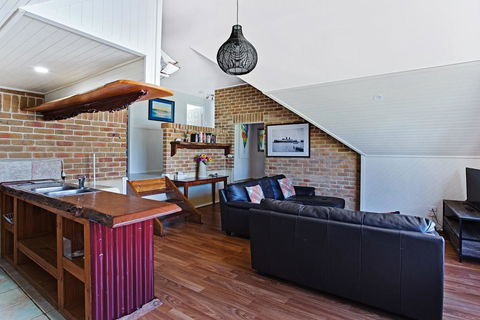 'Salt Wood' Cabin Style Retreat - Darwin Holiday 2