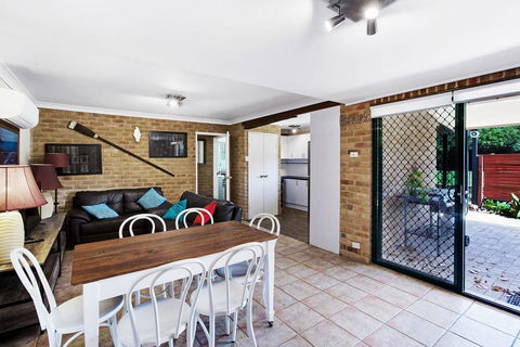 'Salt Wood' Cabin Style Retreat - Darwin Holiday 1