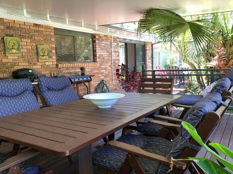 'Sandy Palms' 28 Moorooba Cr - Beautiful Home With Wifi, Air-con And Boat Parking - Darwin Holiday 2