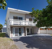'SeaHaven' 2 Richardson Ave - Large home with Aircon Smart TV WIFI Netflix  Boat Parking - Darwin Holiday