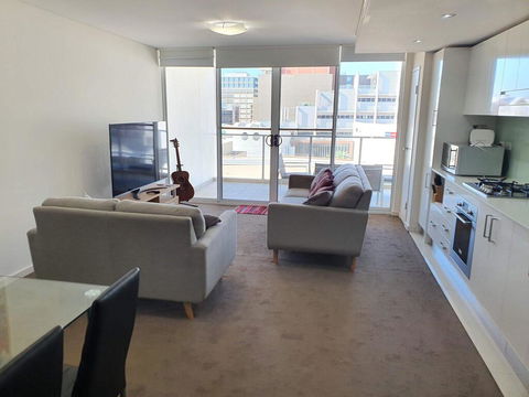(just Listed) Bolton St 1br 350m Walk To Newcastle Beach +++ Wifi End Eand - Darwin Holiday 3