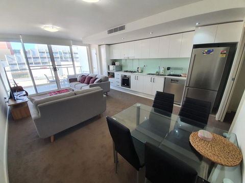 (just Listed) Bolton St 1br 350m Walk To Newcastle Beach +++ Wifi End Eand - Darwin Holiday 0
