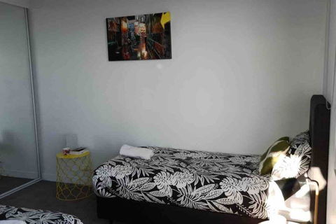 , Elsternwick, Impressive 2bed:carspot:15mins To CBD - Darwin Holiday 2