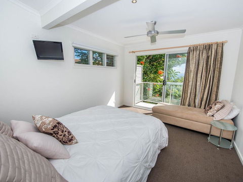 1 'Florida', 5 Lillian Street - 2 Min Walk To Beach, Shops & Restaurants - Darwin Holiday 3