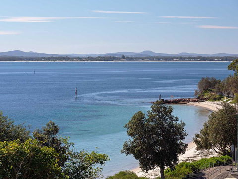 1 'Kiah', 53 Victoria Parade - Stunning Views, Wifi, Aircon, Just Across The Road To The Water - Darwin Holiday 3