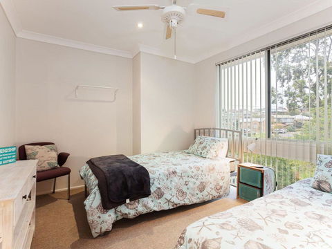 1 'Kooringal', 105 Soldiers Point Road - Waterfront Unit Wth Aircon - Darwin Holiday 2