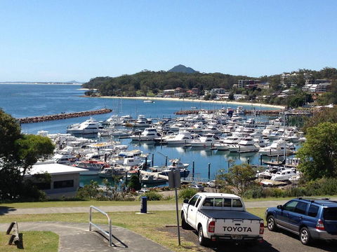 1 'Laman Lodge', 15 Laman Street - Stunning Air Conditioned Unit With Water Views And WIFI - Darwin Holiday 0