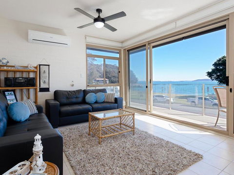 1 'Little Hut', 20 Kurrawa Close - Spectacular Water Views, NBN & Air Conditioned - Darwin Holiday 2