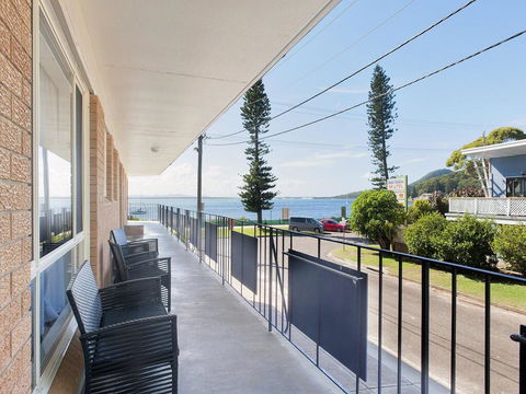 1 'Shoal Towers', 11 Shoal Bay Road - Fantastic Unit Across The Road From Beach - Darwin Holiday 0