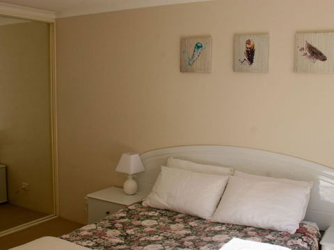 1 'The Clippers' 131 Soldiers Point Road - Fabulous Waterfront Unit - Darwin Holiday 3