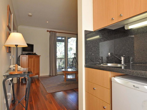 1 Bedroom Executive Villa Located Within Cypress Lakes - Darwin Holiday 2