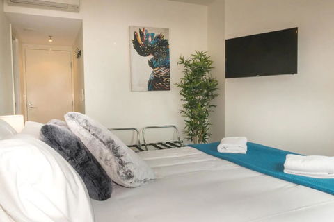 1 Bedroom Studio Apartment Near Eagle Street - Darwin Holiday 0