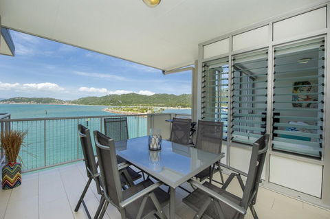 1 Bright Point Apartment 2305 - Darwin Holiday 1