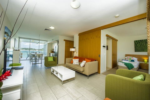 1 Bright Point Apartment 2305 - Darwin Holiday 0
