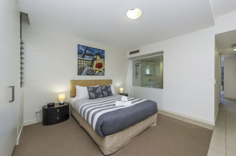 1 Bright Point Apartment 3104 - Darwin Holiday 0