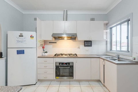 1 Double Quaint Private Room Near Public Bus Transport - SHAREHOUSE - Darwin Holiday 2