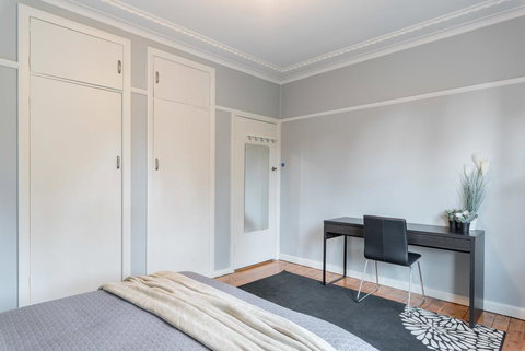 1 Private Double Room In Carramar 1 Minute Walk To Station - SHAREHOUSE - Darwin Holiday 0