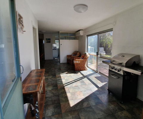 1 Spectrum Street, Rainbow Beach- Close To Shops And Main Beach - Darwin Holiday 1