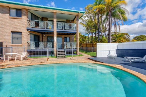 1-33 Tingira Close - Rainbow Beach, Gorgeous Ocean Views, Swimming Pool, Air Conditioning - Darwin Holiday 0