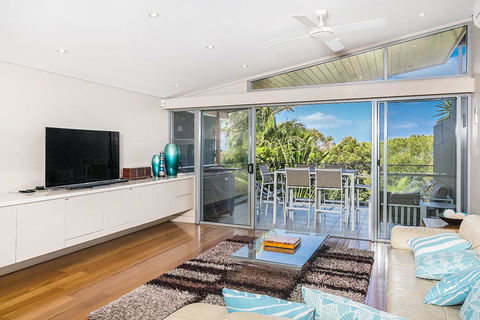 1/22 Mahogany Drive - Beach House 1 @ Vue - Darwin Holiday 0