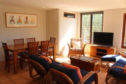 1/9 Marine Parade, Wategos Beach - Beachbound - Darwin Holiday 1