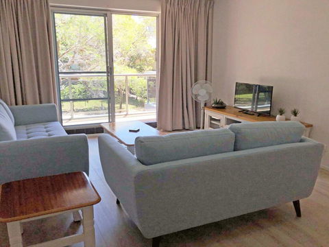 10 'Parkview', 11-13 Catalina Close - Peaceful Park Views - Darwin Holiday 1