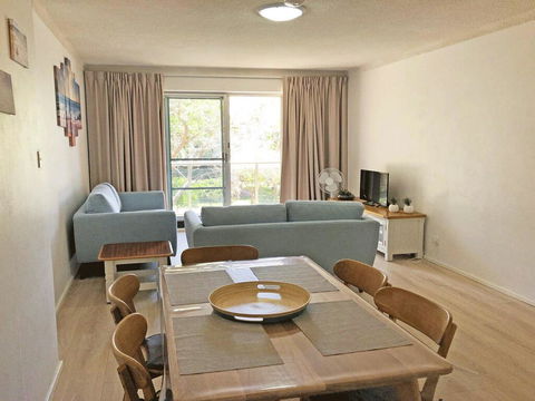 10 'Parkview', 11-13 Catalina Close - Peaceful Park Views - Darwin Holiday 2