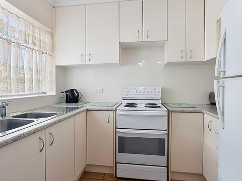 10 'Teramby Court' 104 Magnus Street - In Nelson Bay CBD With Water Views And WIFI - Darwin Holiday 1