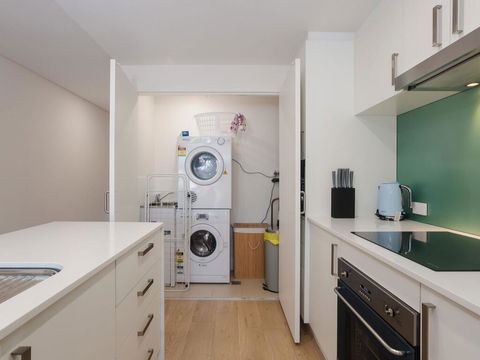 104 'The Shoal' 6-8 Bullecourt Street - Linen Included & Under 200m To Beach - Darwin Holiday 2