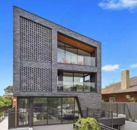 106 Modern Prestige 3-Storey New Establishment - Darwin Holiday